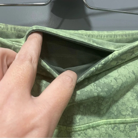 Lululemon Base Pace High-Rise Tight 25" | Size 14 - Picture 8 of 11